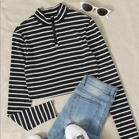 cute 24seven Sweaters - Striped super cropped pullover